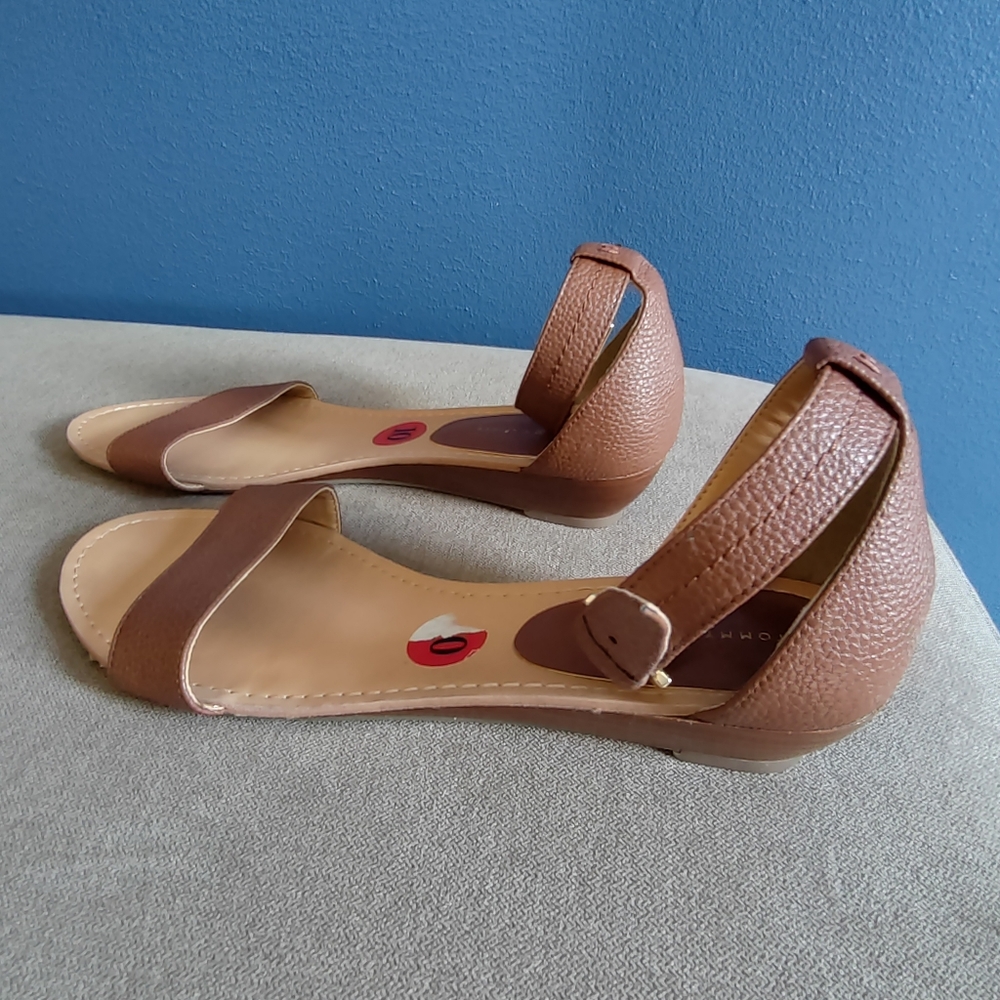 Tommy Hilfiger brown sandles